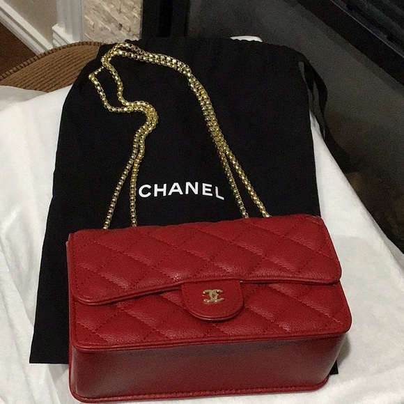 Very nice small red bag brand new, and used one time - Picture 2 of 6